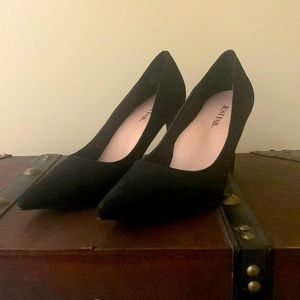 NEW Just Fab Black Pumps